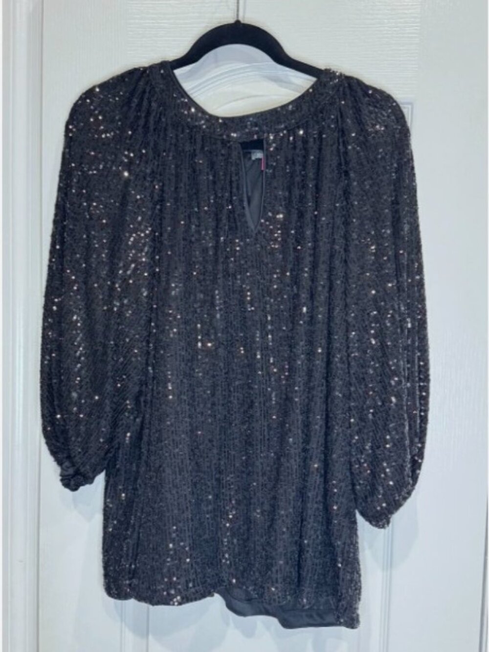 Vince Camuto Sequin Keyhole Neck Blouse 2X - Black. New with Tags.